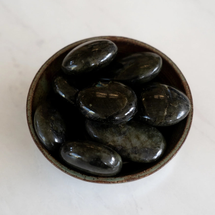 The Evoline Labradorite Palm Stone 